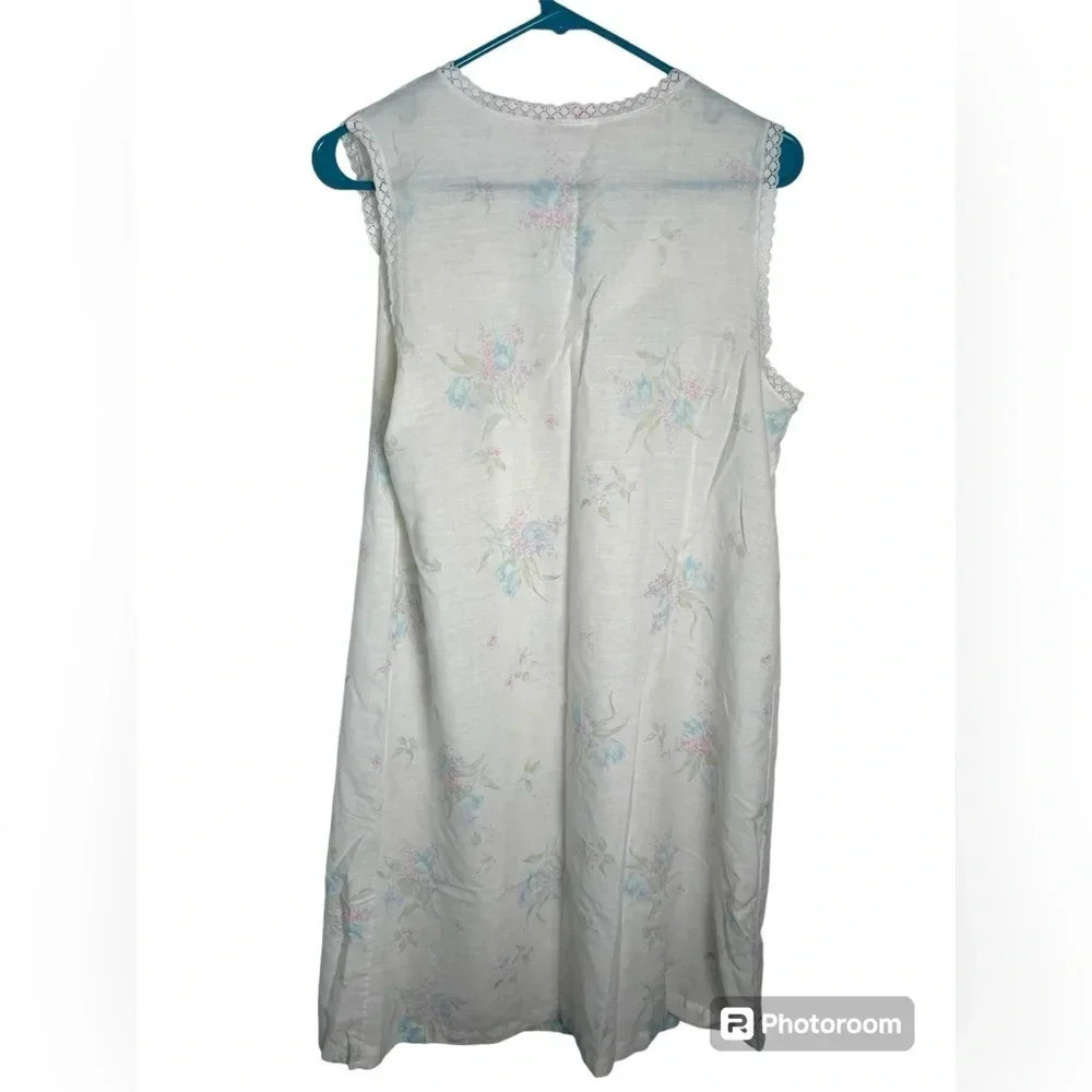 Vintage 80s White floral Nightgown made by Regal Rose - Picture 4 of 5